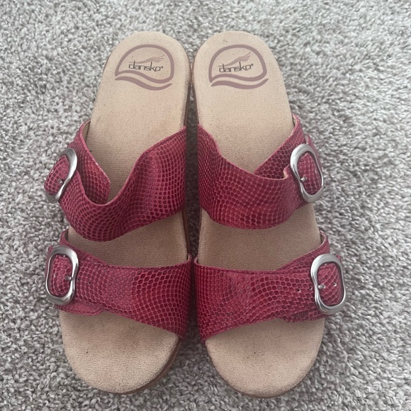 Dansko Sophie Red Double Strap Snake Platform Slip on Sandal Women SZ 37 - Picture 4 of 9